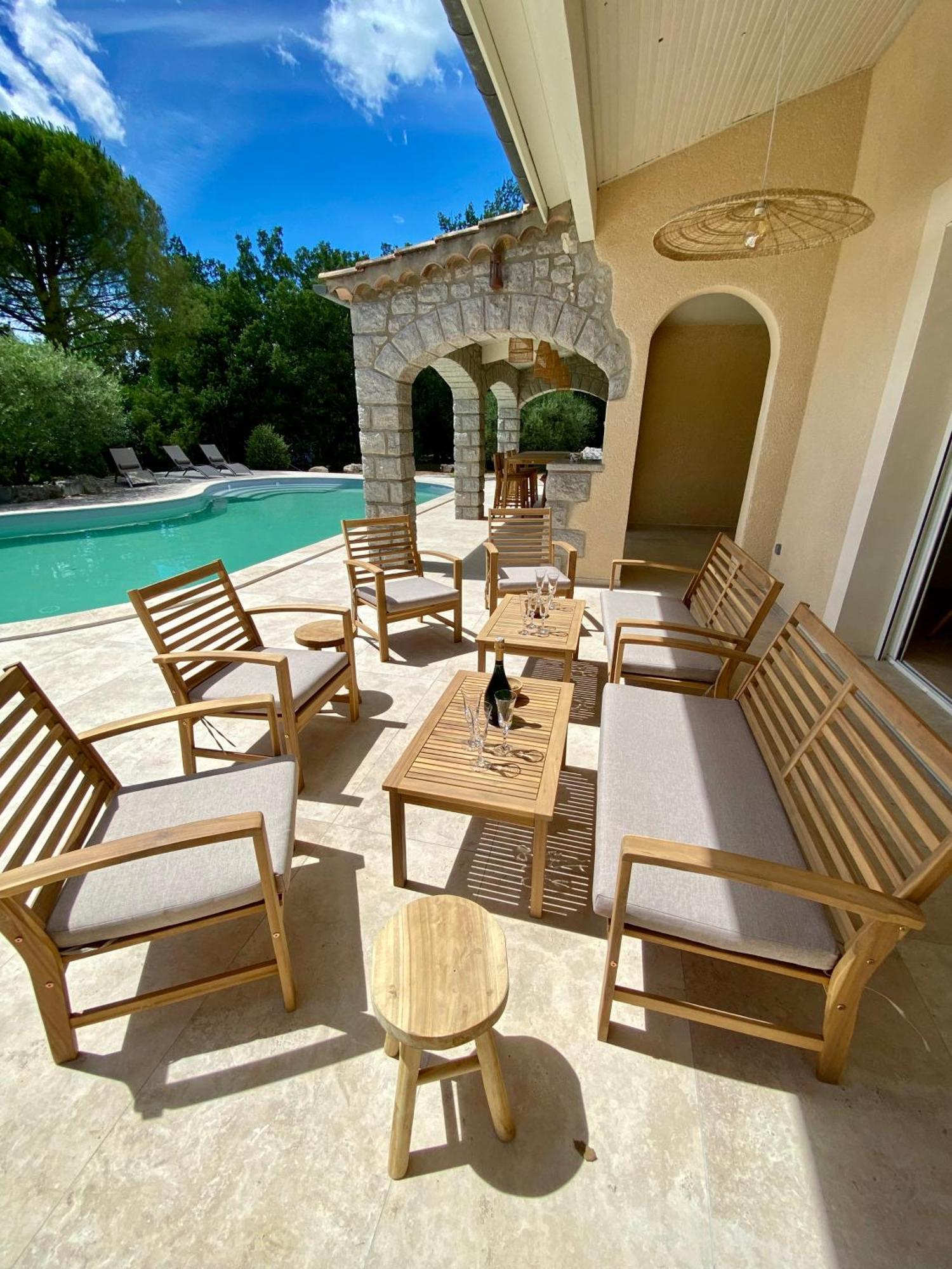 Maison Pour 12P, Piscine A Debordement Chauffee D'Avril A Octobre Inclus 吕奥姆 外观 照片