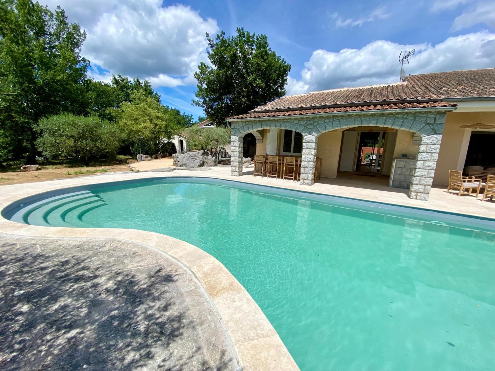 Maison Pour 12P, Piscine A Debordement Chauffee D'Avril A Octobre Inclus 吕奥姆 外观 照片