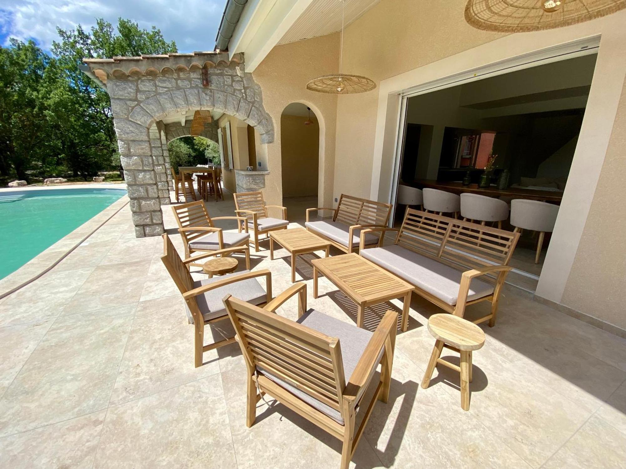 Maison Pour 12P, Piscine A Debordement Chauffee D'Avril A Octobre Inclus 吕奥姆 外观 照片