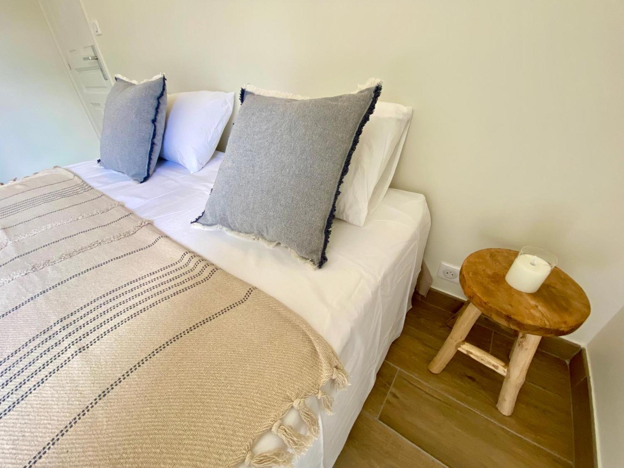 Maison Pour 12P, Piscine A Debordement Chauffee D'Avril A Octobre Inclus 吕奥姆 外观 照片