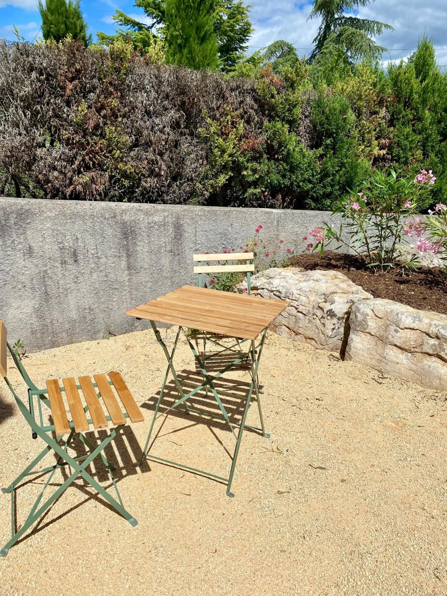 Maison Pour 12P, Piscine A Debordement Chauffee D'Avril A Octobre Inclus 吕奥姆 外观 照片