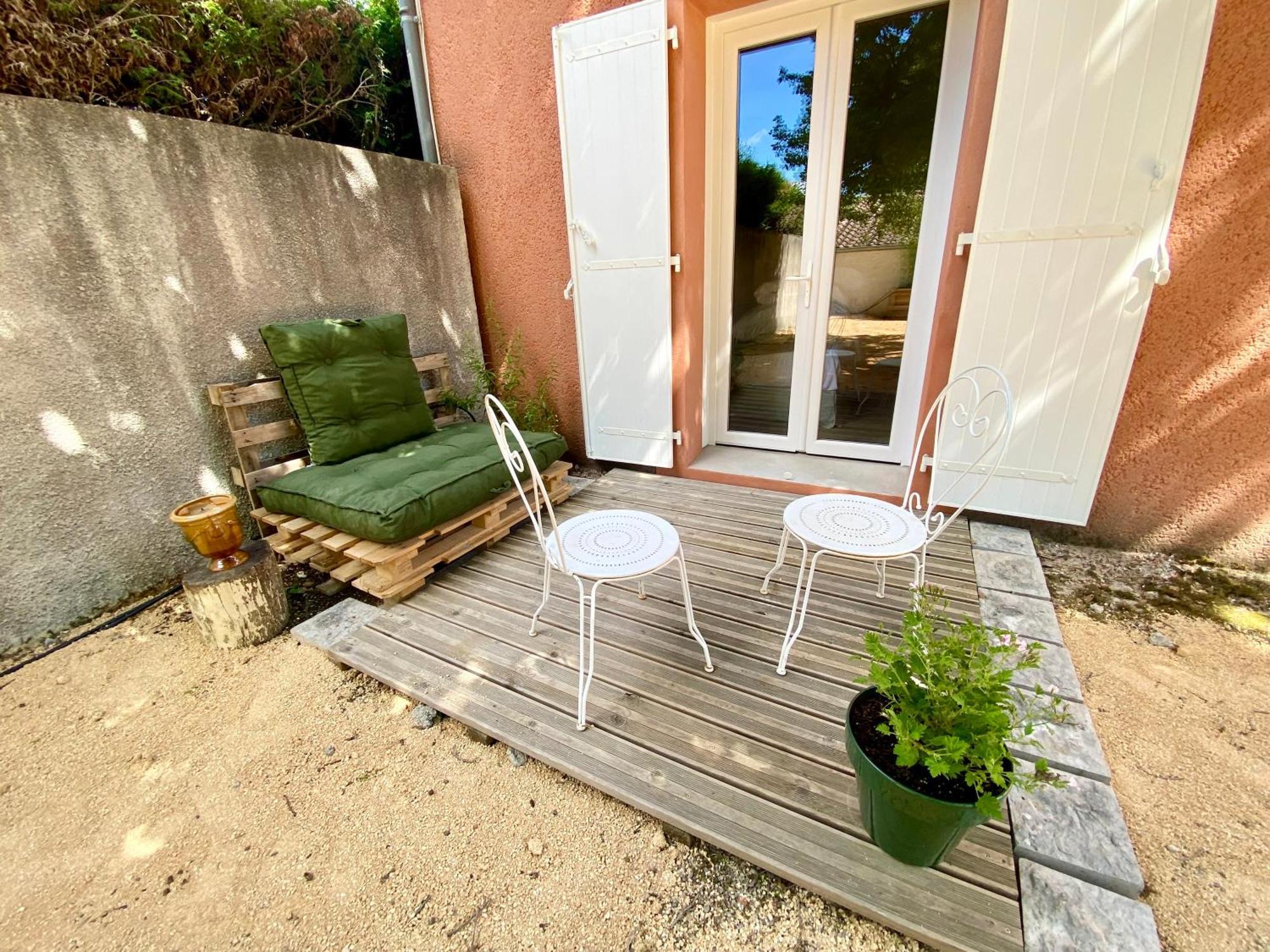 Maison Pour 12P, Piscine A Debordement Chauffee D'Avril A Octobre Inclus 吕奥姆 外观 照片