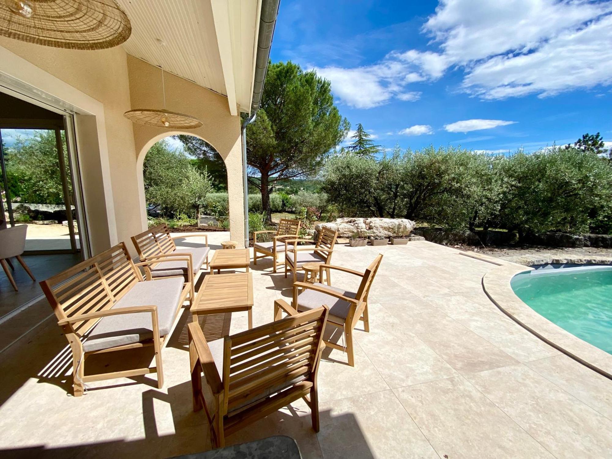 Maison Pour 12P, Piscine A Debordement Chauffee D'Avril A Octobre Inclus 吕奥姆 外观 照片