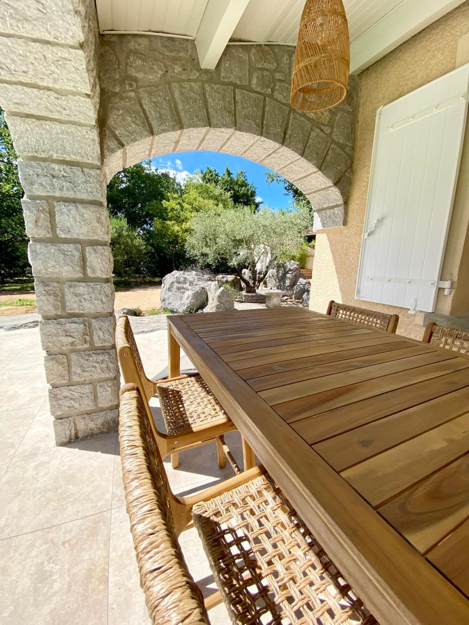 Maison Pour 12P, Piscine A Debordement Chauffee D'Avril A Octobre Inclus 吕奥姆 外观 照片