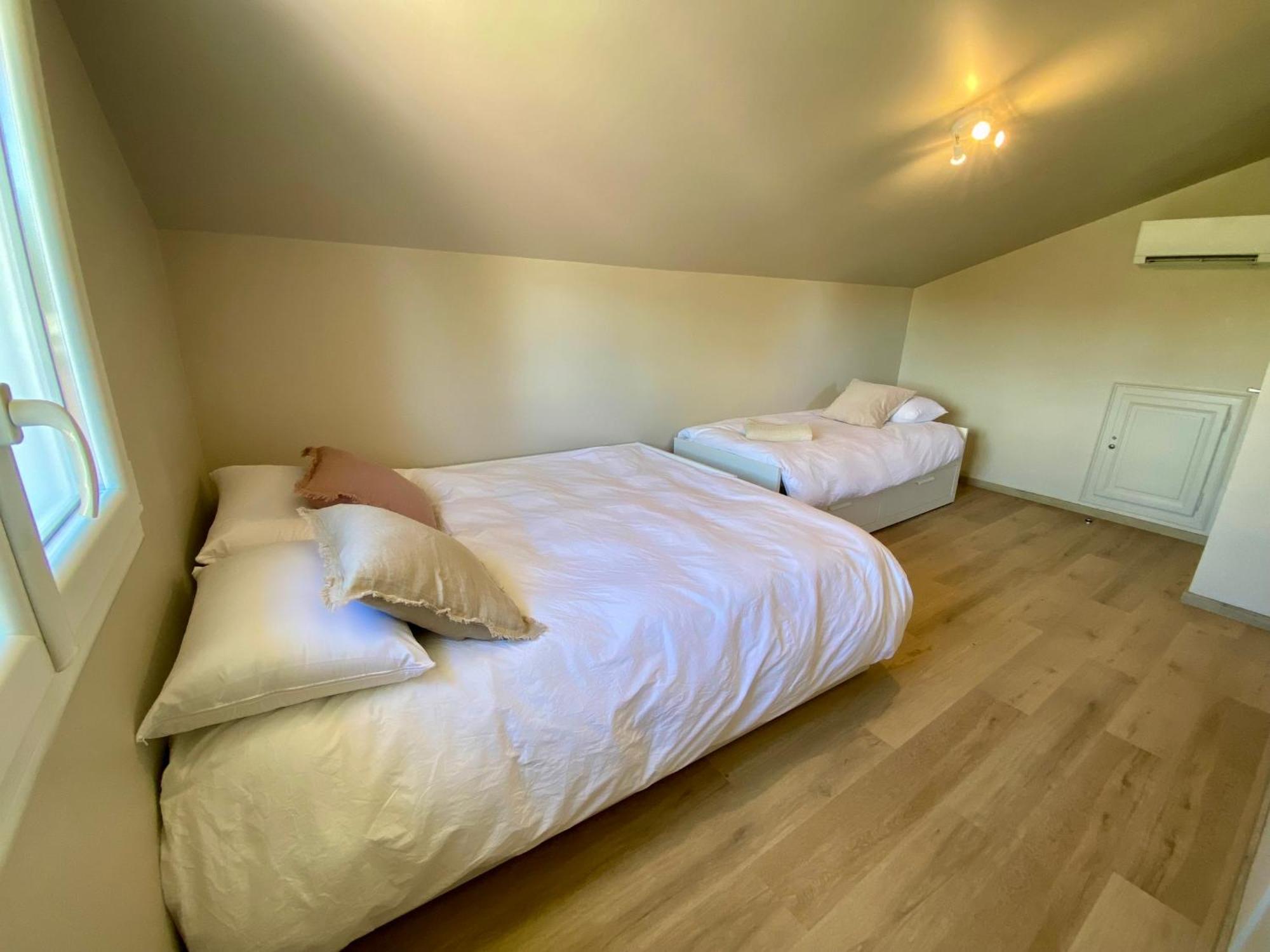Maison Pour 12P, Piscine A Debordement Chauffee D'Avril A Octobre Inclus 吕奥姆 外观 照片