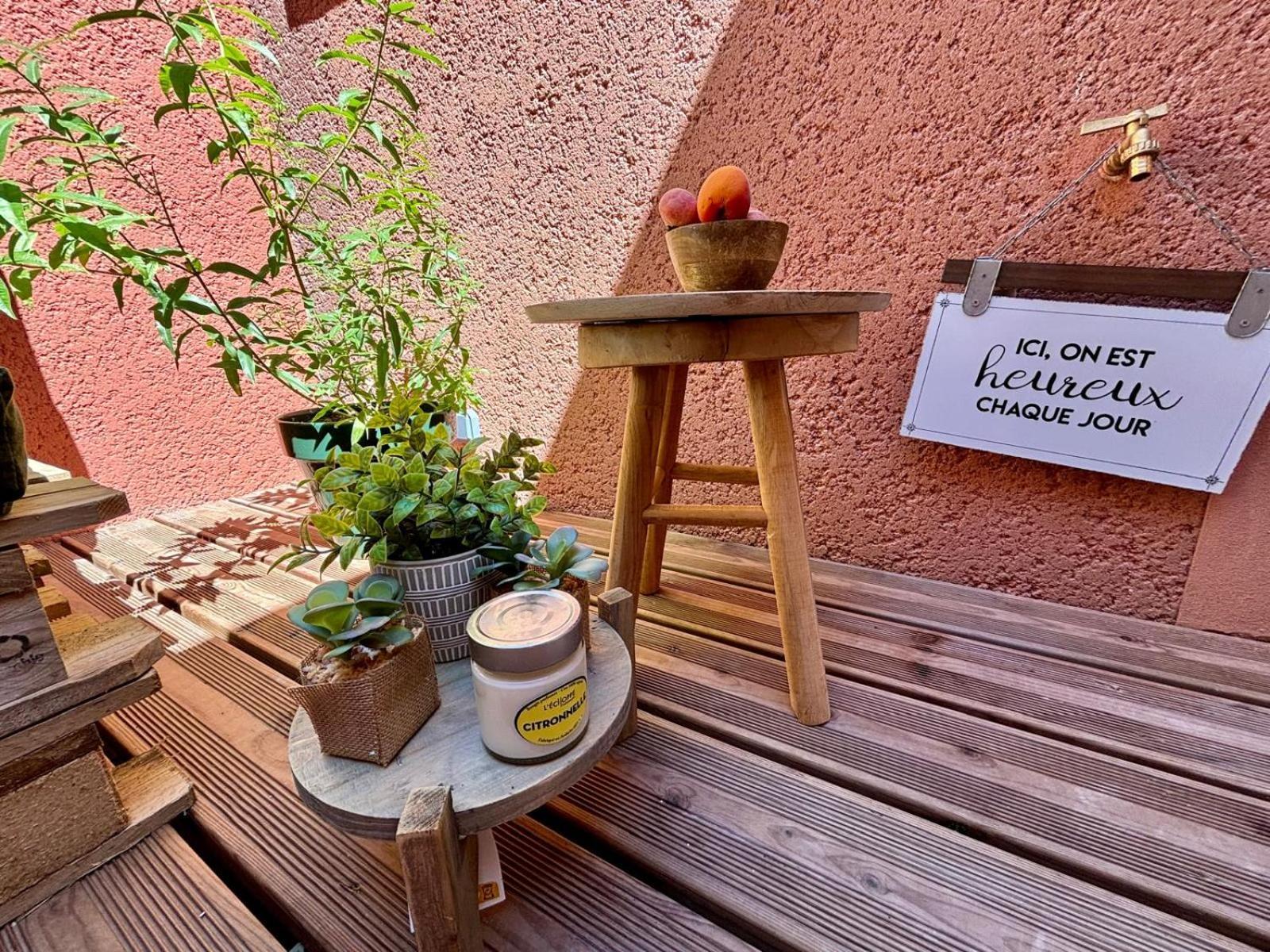 Maison Pour 12P, Piscine A Debordement Chauffee D'Avril A Octobre Inclus 吕奥姆 外观 照片